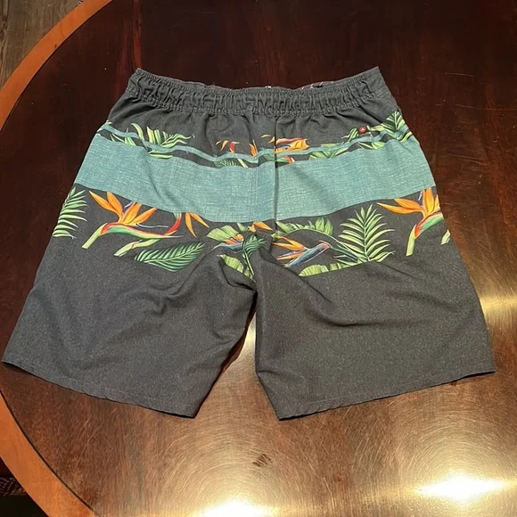 Airwalk hybrid shorts Size Medium - Picture 4 of 10